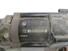 BMW 5 F10 F11 Compressore/pompa sospensioni pneumatiche 37206789450