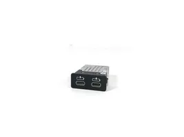 BMW 3 G20 G21 Connettore plug in USB 8711938
