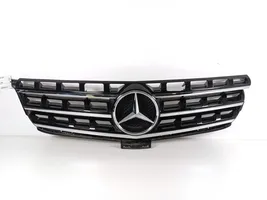 Mercedes-Benz ML W166 Etusäleikkö A1668800985