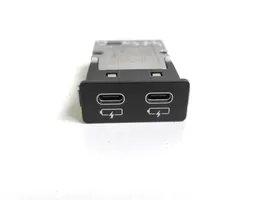 BMW X3 G01 Connettore plug in USB 8711938