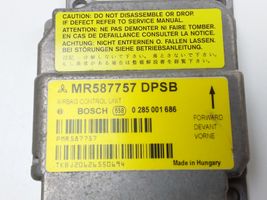 Mitsubishi Colt Oro pagalvių valdymo blokas MR587757