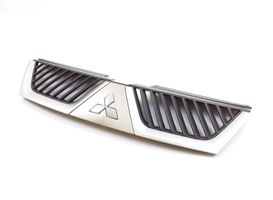 Mitsubishi Outlander Front bumper upper radiator grill 7450A037ZZ