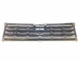 Mitsubishi Pajero Grille calandre supérieure de pare-chocs avant MB64572021