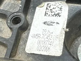 Ford Focus Vaihteenvalitsimen verhoilu 4M5R7C453DB