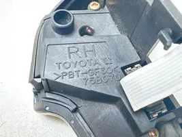 Toyota Avensis T250 Boutons / interrupteurs volant 75B070