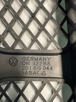 Volkswagen II LT Konepellin säleikkö 2D1819044