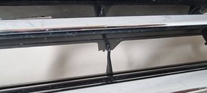 Volkswagen Touran III Grille calandre supérieure de pare-chocs avant 5TA853653B