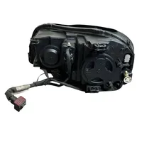 Volvo XC90 Lampa przednia 31111846