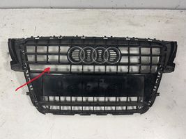 Audi A5 8T 8F Etupuskurin ylempi jäähdytinsäleikkö 8T0853651B