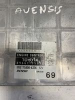 Toyota Avensis T250 Variklio valdymo blokas 8966105690