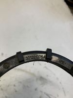 Volkswagen PASSAT B5.5 Anello/dado di bloccaggio della vite della pompa del carburante nel serbatoio 321201375A