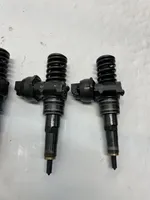 Volkswagen PASSAT B6 Injektoren Einspritzdüsen Satz Set 0414720215