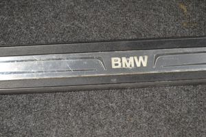 BMW 5 F10 F11 Listwa progowa przednia 7337017