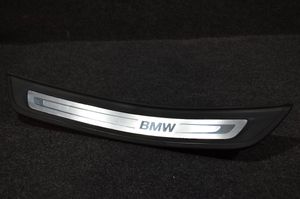 BMW 5 G30 G31 Galinio slenksčio apdaila (išorinė) 7381330