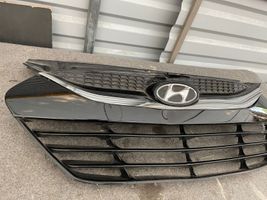 Hyundai ix35 Maskownica / Grill / Atrapa górna chłodnicy 