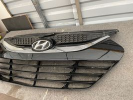 Hyundai ix35 Maskownica / Grill / Atrapa górna chłodnicy 