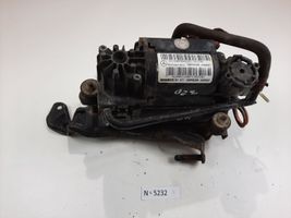 Mercedes-Benz E W211 Compressore/pompa sospensioni pneumatiche 2113200304