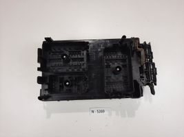 Opel Astra J Set scatola dei fusibili 13343766