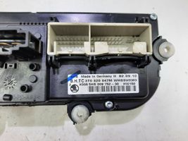 Skoda Octavia Mk2 (1Z) Panel klimatyzacji 3T0820047M