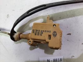 Volkswagen Touareg I Verrouillage du bouchon du réservoir de carburant 1J08107738