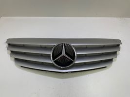 Mercedes-Benz B W245 Grotelės viršutinės A1698800183