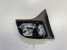 Audi A4 S4 B7 8E 8H Lampy tylnej klapy bagażnika 8E9945094