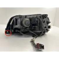 Volvo XC90 Lampa przednia 31111846