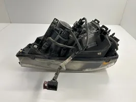 Volvo XC90 Lampa przednia 31111846