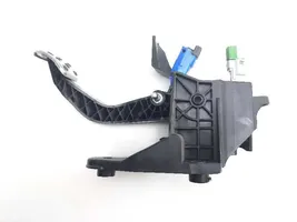 Renault Twingo III Clutch pedal 8201217871D