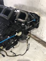 BMW 5 E39 Sisälämmityksen ilmastoinnin korin kokoonpano 8383723