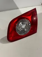 Volkswagen PASSAT B6 Lampy tylnej klapy bagażnika 27448002