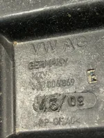 Volkswagen PASSAT B6 Support boîte de batterie 3c0804869