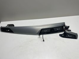 BMW 5 G30 G31 Kita panelės detalė 9378033