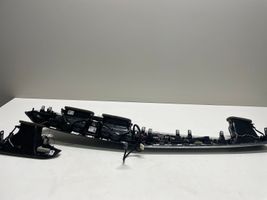 BMW 5 G30 G31 Kita panelės detalė 9378033