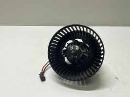 Volkswagen PASSAT B8 Ventola riscaldamento/ventilatore abitacolo 000024921