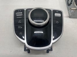 Mercedes-Benz C W205 Radio/CD/DVD/GPS-pääyksikkö A2139009029