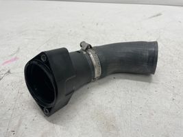 Audi Q2 - Tube d'admission de tuyau de refroidisseur intermédiaire 04L131111T