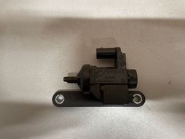 BMW 3 G20 G21 Solenoidinis vožtuvas 8570591