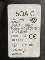Volkswagen Tiguan Lewarek zmiany biegów / dolny 5QA711049C