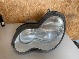 Mercedes-Benz C W203 Lampa przednia A2038200161