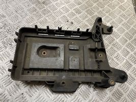 Volkswagen PASSAT CC Battery tray 1K0915333