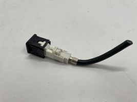 BMW 3 G20 G21 Connecteur/prise USB 745580