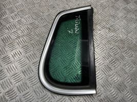 Volkswagen Tiguan Fenêtre latérale avant / vitre triangulaire 