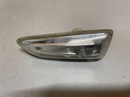 Opel Astra J Indicatore di direzione del parafango anteriore 13273103