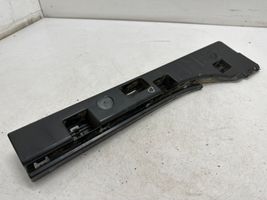 BMW 2 F46 Sliekšņa stiprinājumi 7318862