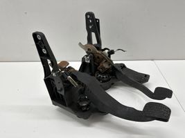 Opel Zafira C Pedal assembly 13407026