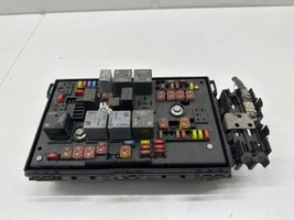 Opel Astra J Fuse module 13343762