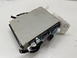 Toyota Camry VIII XV70  Module de fusibles 8273033Q31