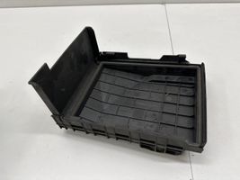 Volkswagen PASSAT B7 Fuse box cover 1K0937132F