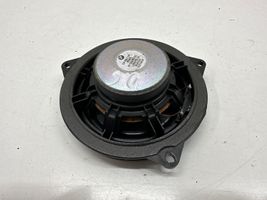 BMW 2 F46 Enceinte de porte arrière 8715685